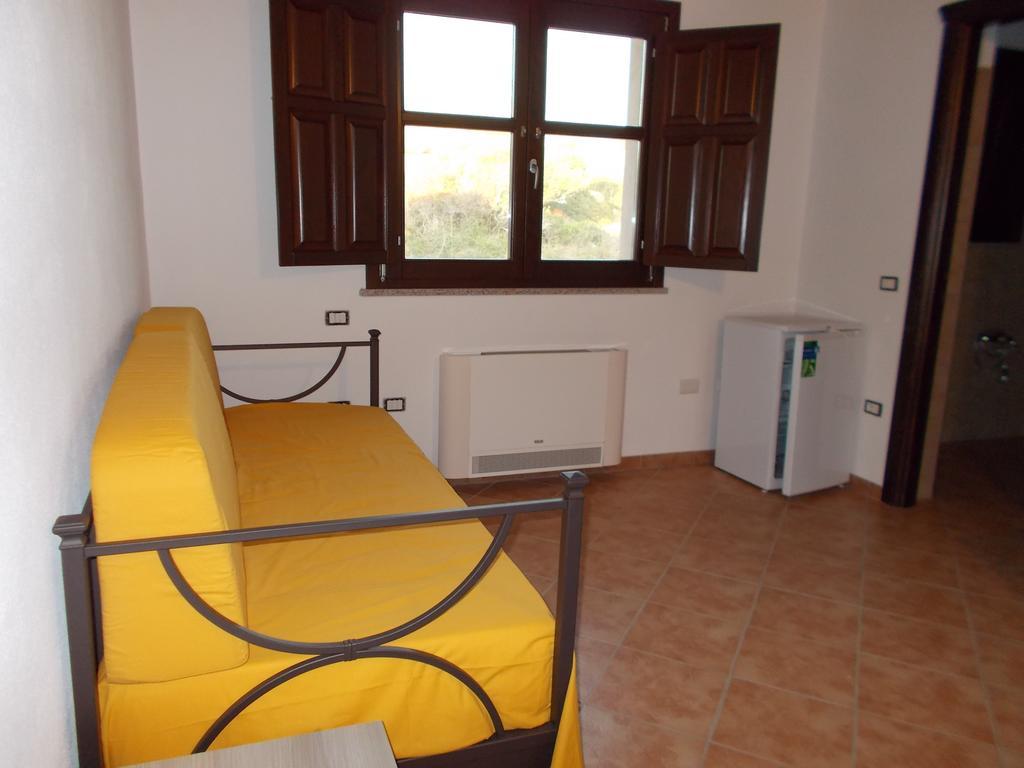 Agriturismo La Fillirea Sant' Antonio di Santadi Phòng bức ảnh